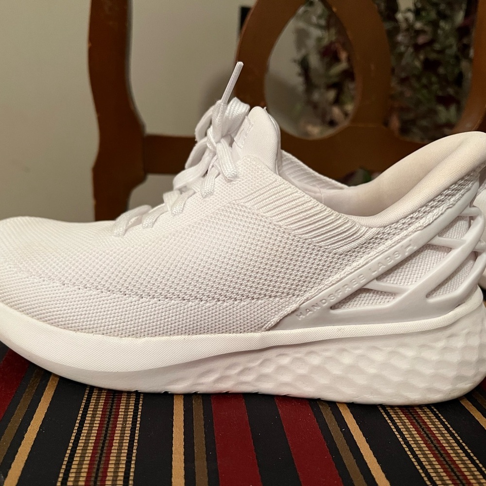 Kizik White Women's Athletic Shoes